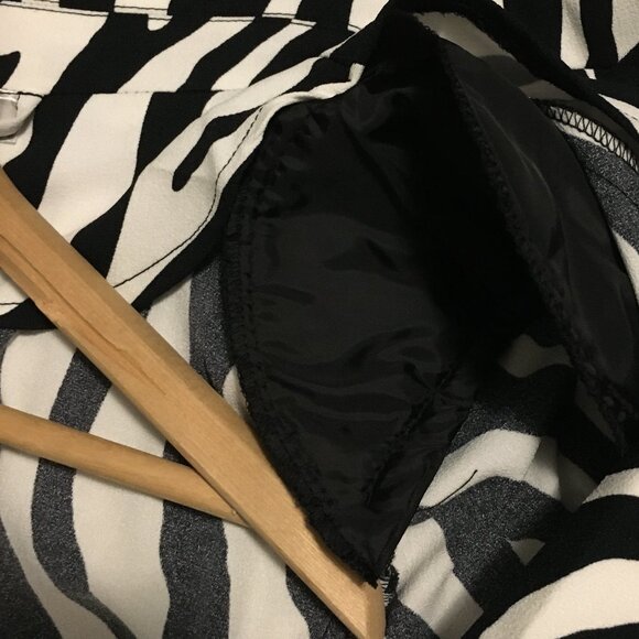 NWT Divided Long Snap Closure Shoulder Pad Zebra Print Blazer Jacket - Picture 10 of 16